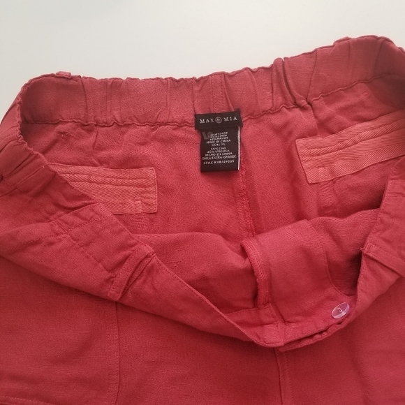 Max & Mia Linen Blend Cuffed Clay Red Shorts. - Picture 7 of 7